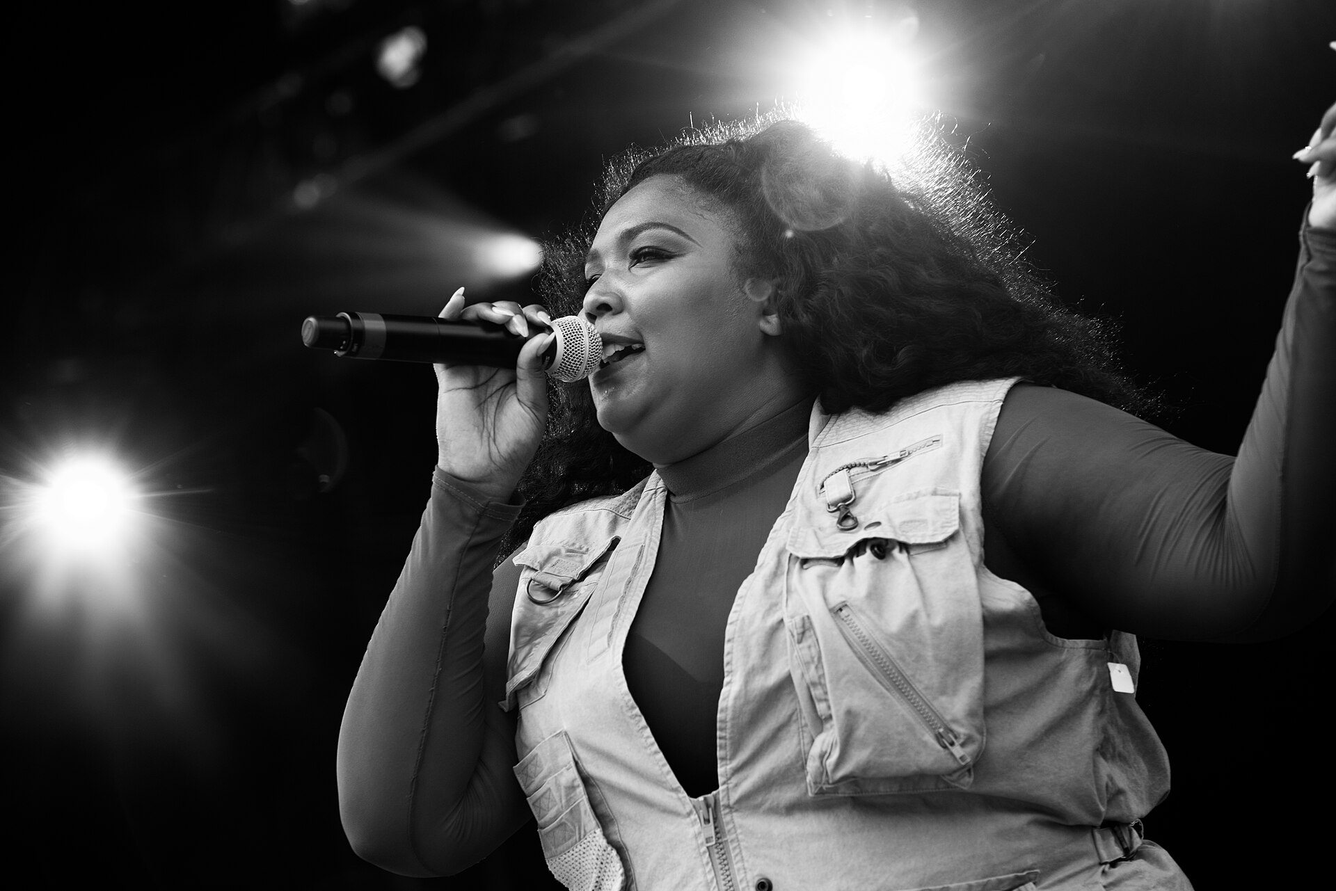 Lizzo's New Album Struggles as Old Backup-Dancer Controversy Shadows Comeback