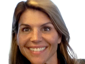 Lori Loughlin's Estranged Husband Asks Judge to Decide Support